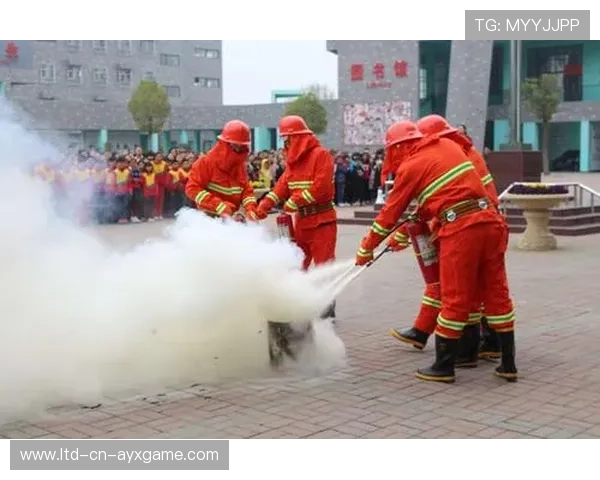 学校在活动现场设置明显安全线与轮流操作制度 学校在活动现场设置明显安全线与轮流操作制度